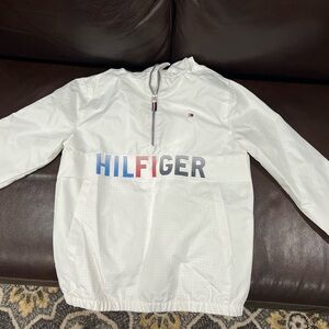 Tommy Hilfiger kids pull over wind breaker! Cute for fall or spring!